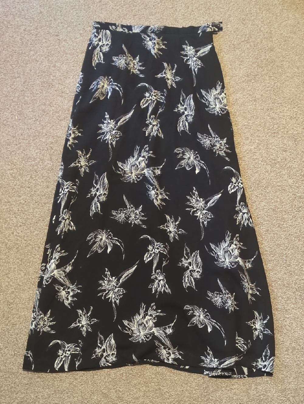 Women's Black Floral Print Maxi Skirt